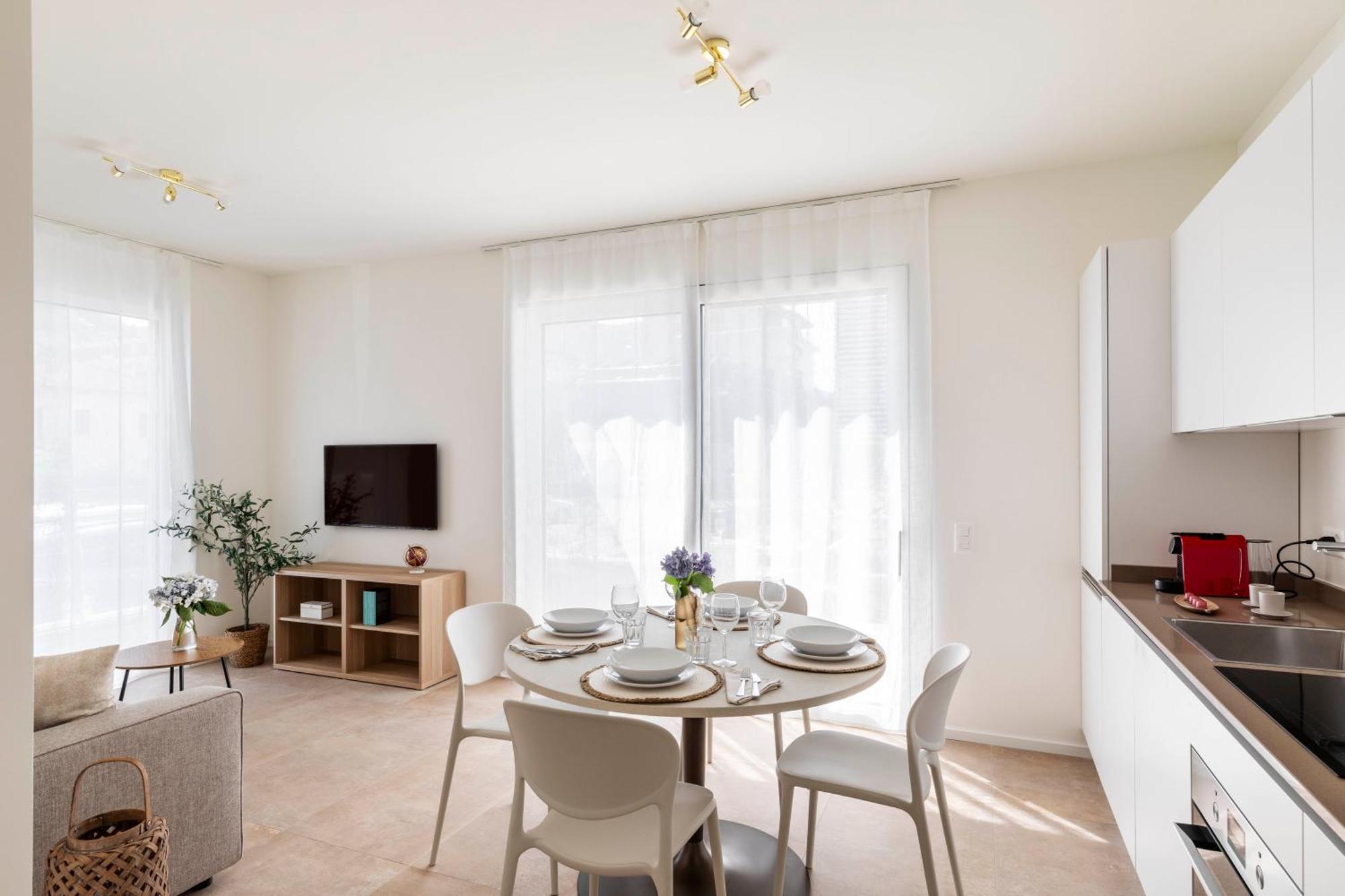 Regalia Suites - Free Parking Лугано Экстерьер фото