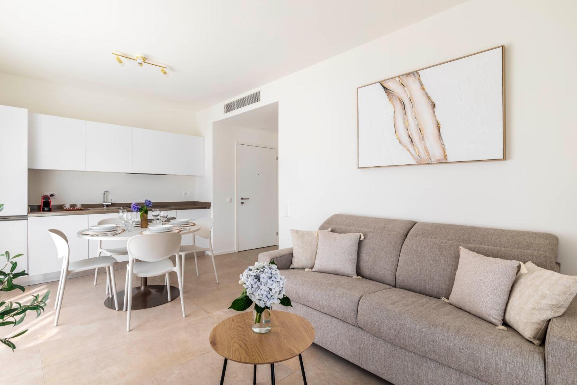 Regalia Suites - Free Parking Лугано Экстерьер фото