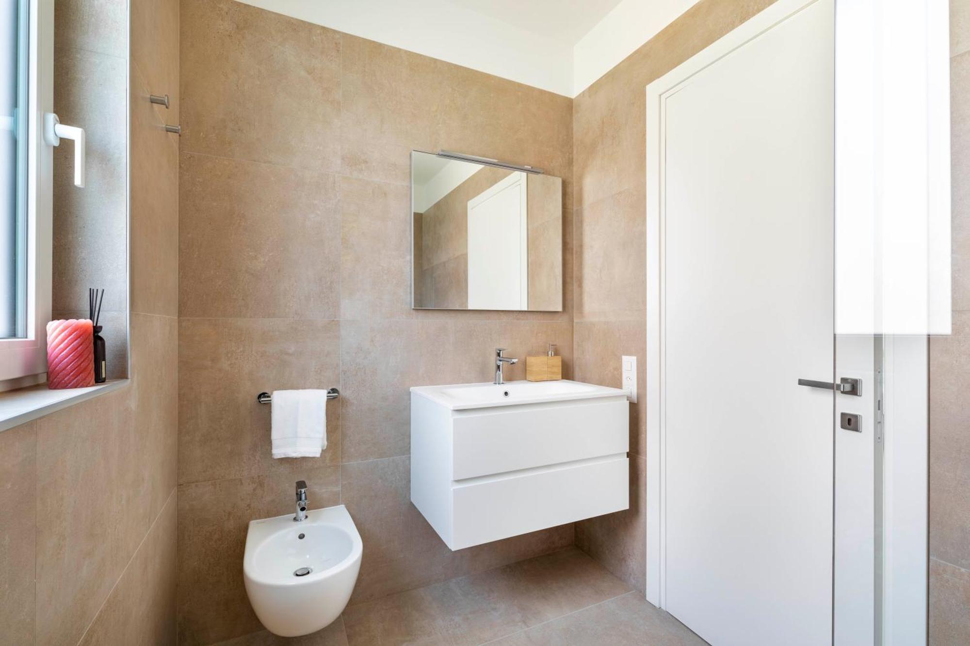 Regalia Suites - Free Parking Лугано Экстерьер фото