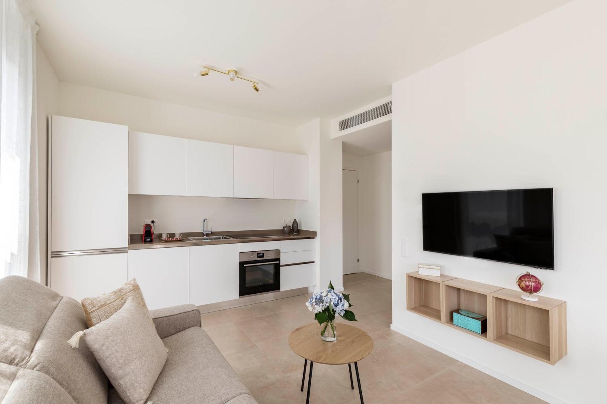 Regalia Suites - Free Parking Лугано Экстерьер фото