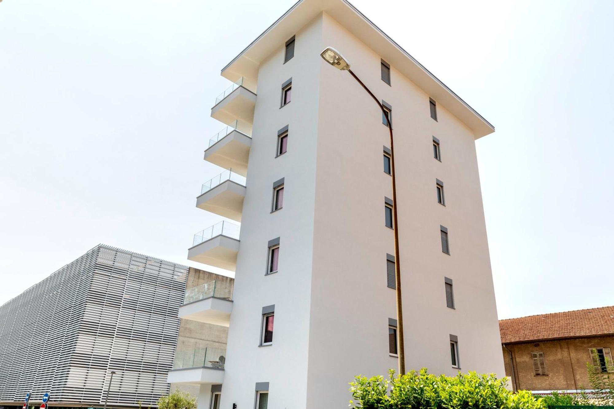 Regalia Suites - Free Parking Лугано Экстерьер фото