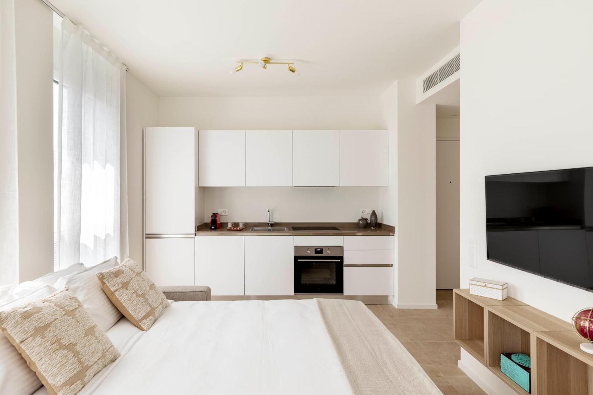 Regalia Suites - Free Parking Лугано Экстерьер фото