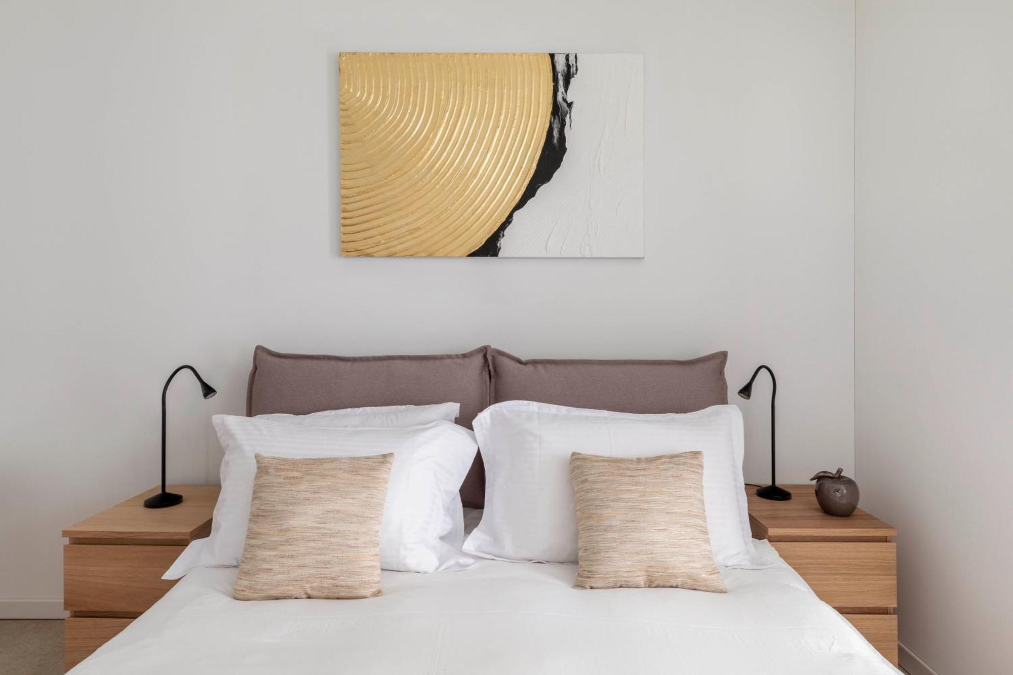 Regalia Suites - Free Parking Лугано Экстерьер фото